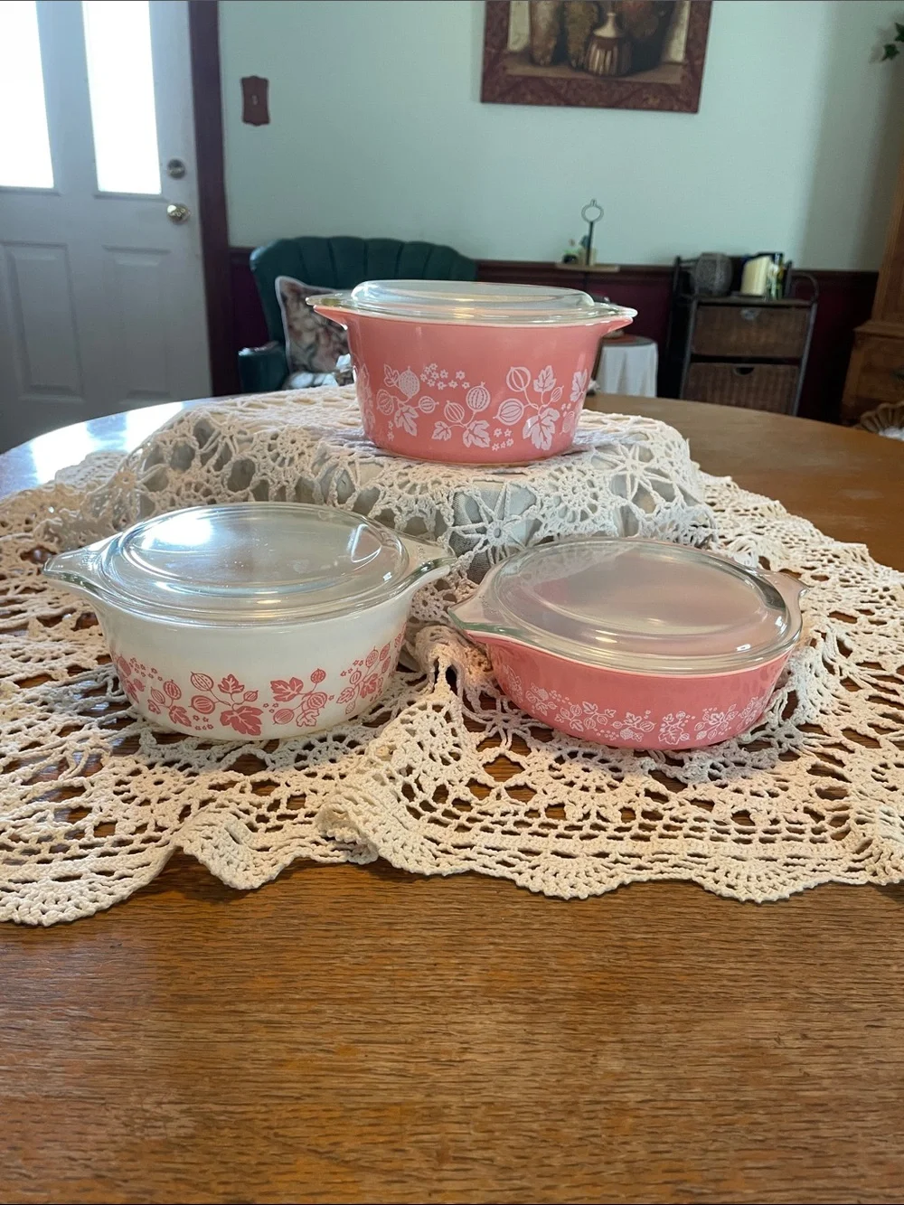 Pyrex Pink Floral Nesting Mixing Bowls with Clear Lids